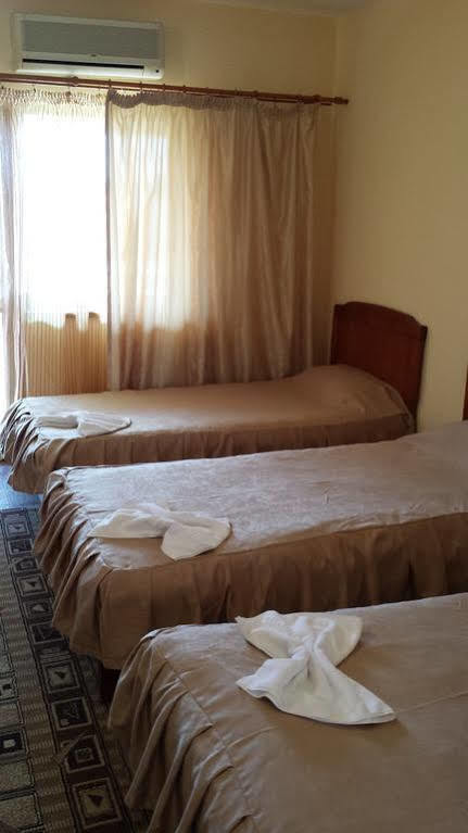 Hostel Nova Route Năvodari Buitenkant foto