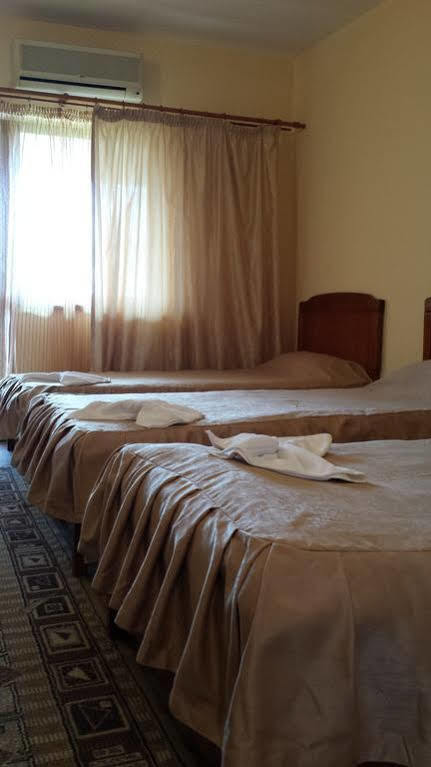 Hostel Nova Route Năvodari Buitenkant foto